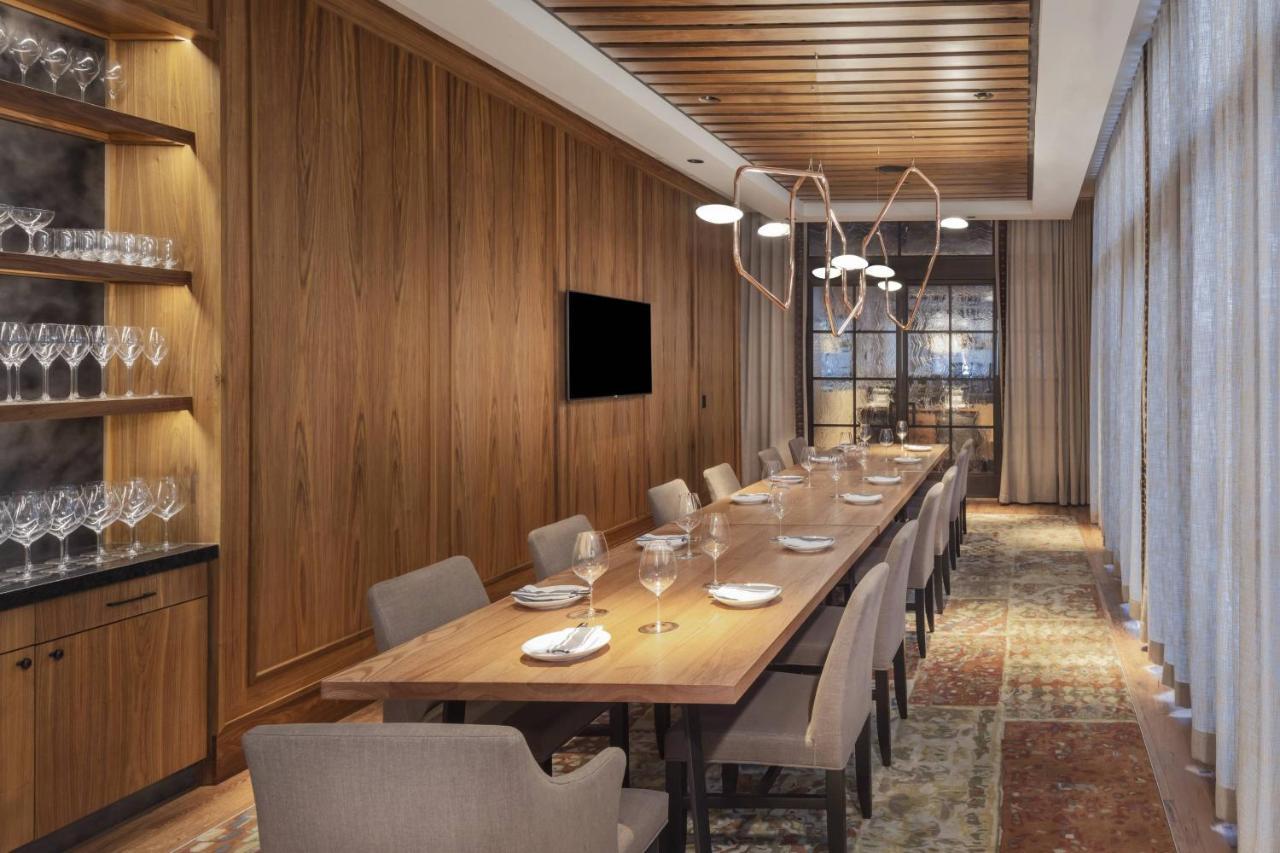 Hotel Lancaster Marriott At Penn Square Extérieur photo