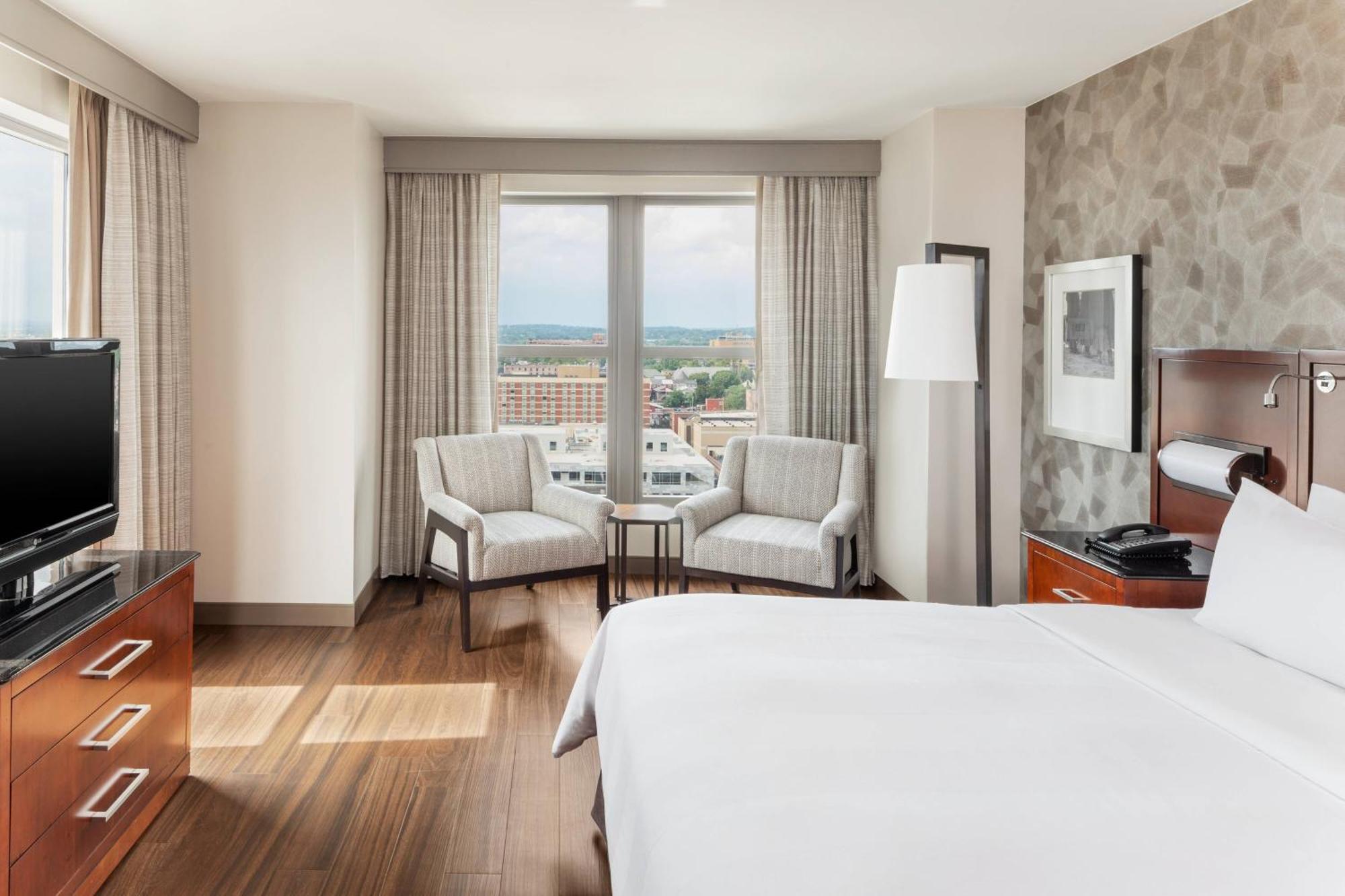 Hotel Lancaster Marriott At Penn Square Extérieur photo