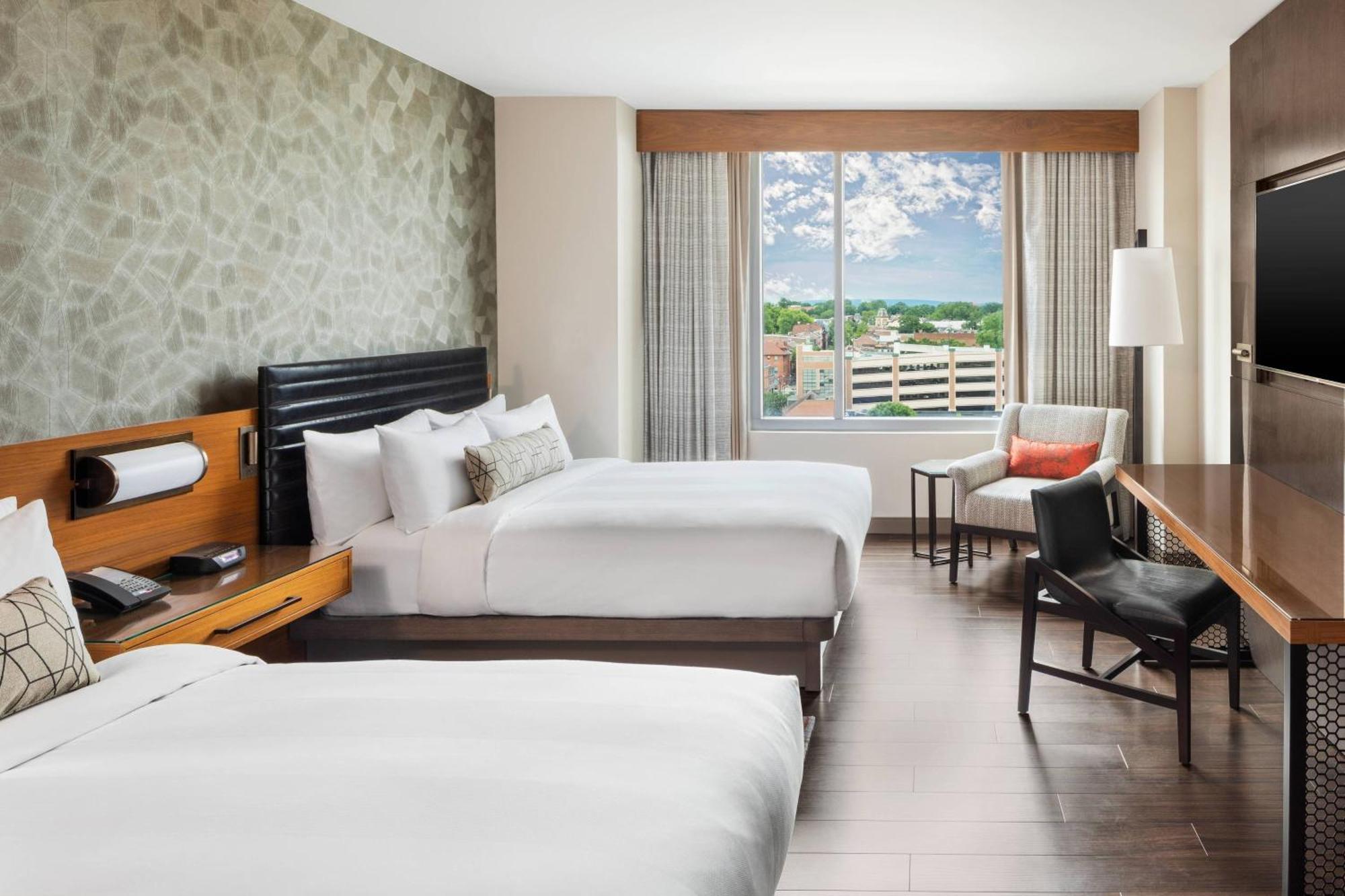 Hotel Lancaster Marriott At Penn Square Extérieur photo